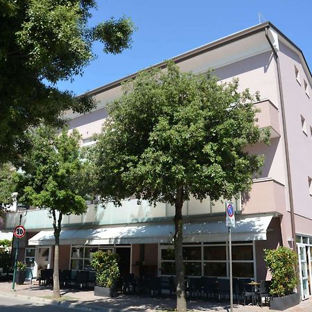 Hotel Tivoli リニャーノ・サッビアドーロ エクステリア 写真
